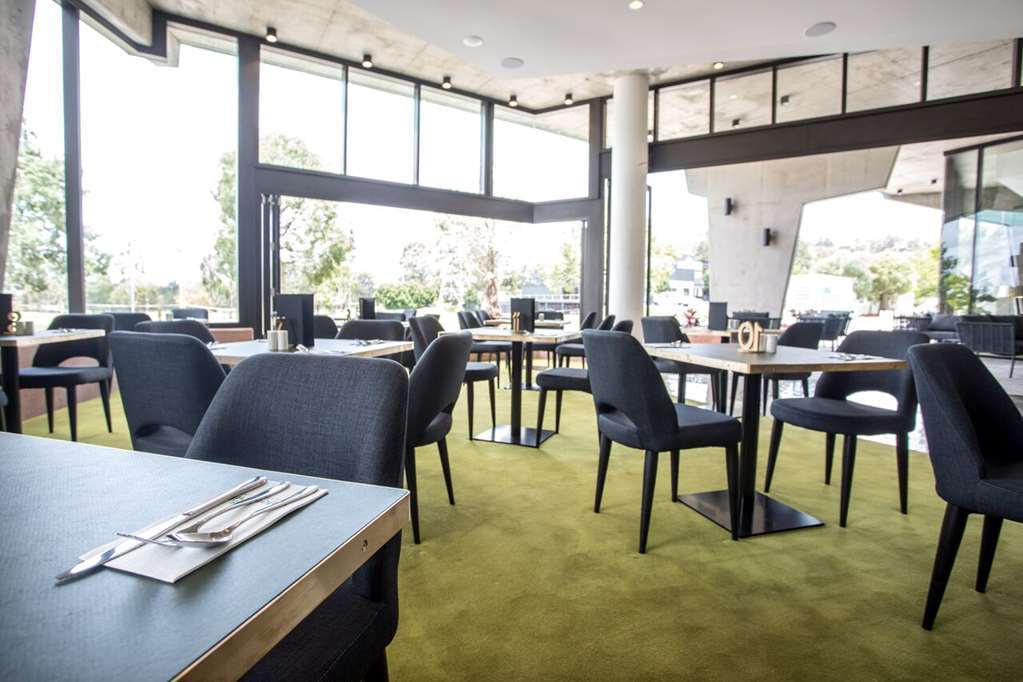 Eatons Hill Hotel Бризбейн Ресторант снимка