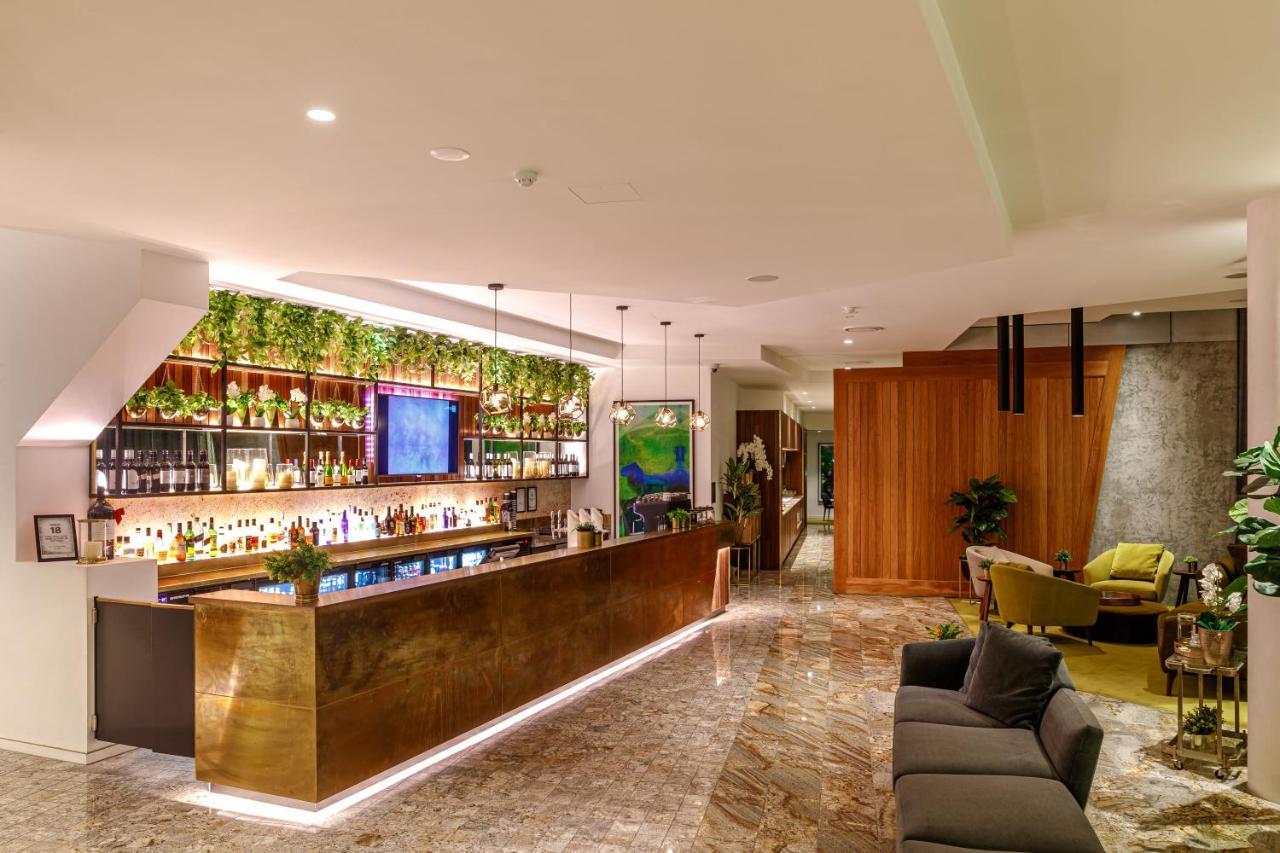 Eatons Hill Hotel Бризбейн Екстериор снимка