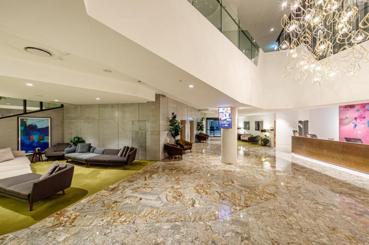 Eatons Hill Hotel Бризбейн Екстериор снимка