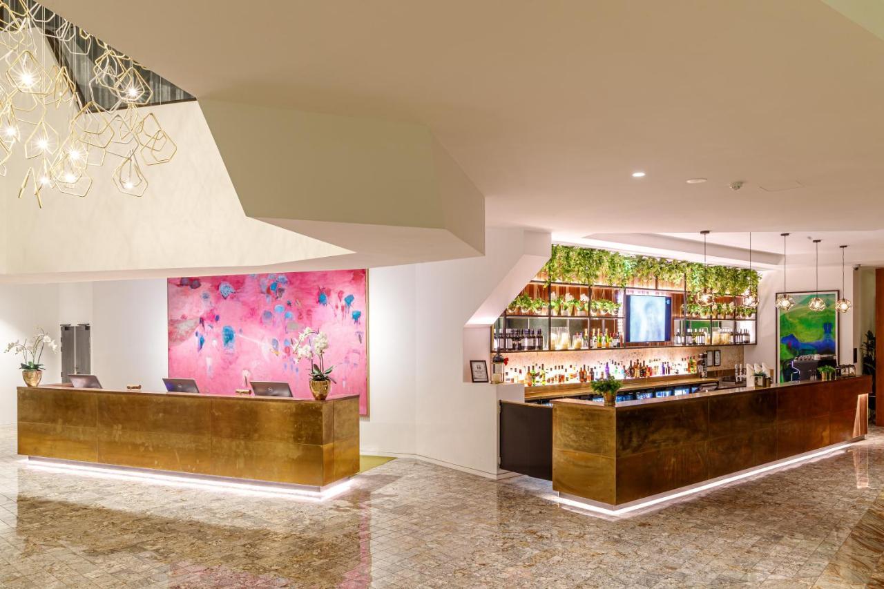 Eatons Hill Hotel Бризбейн Екстериор снимка