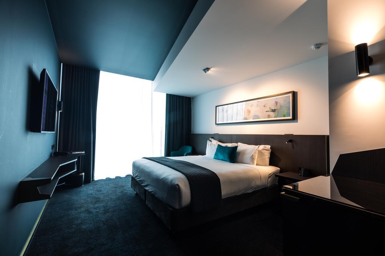 Eatons Hill Hotel Бризбейн Екстериор снимка