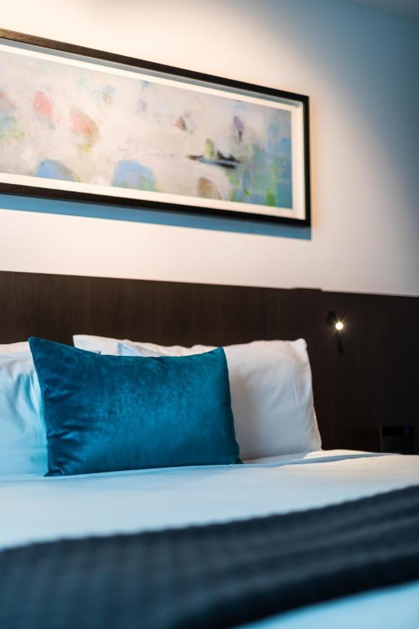 Eatons Hill Hotel Бризбейн Екстериор снимка