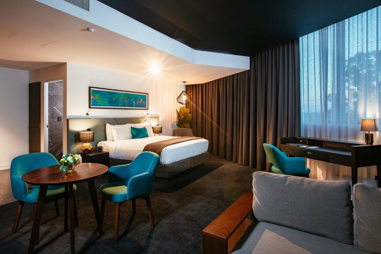 Eatons Hill Hotel Бризбейн Екстериор снимка
