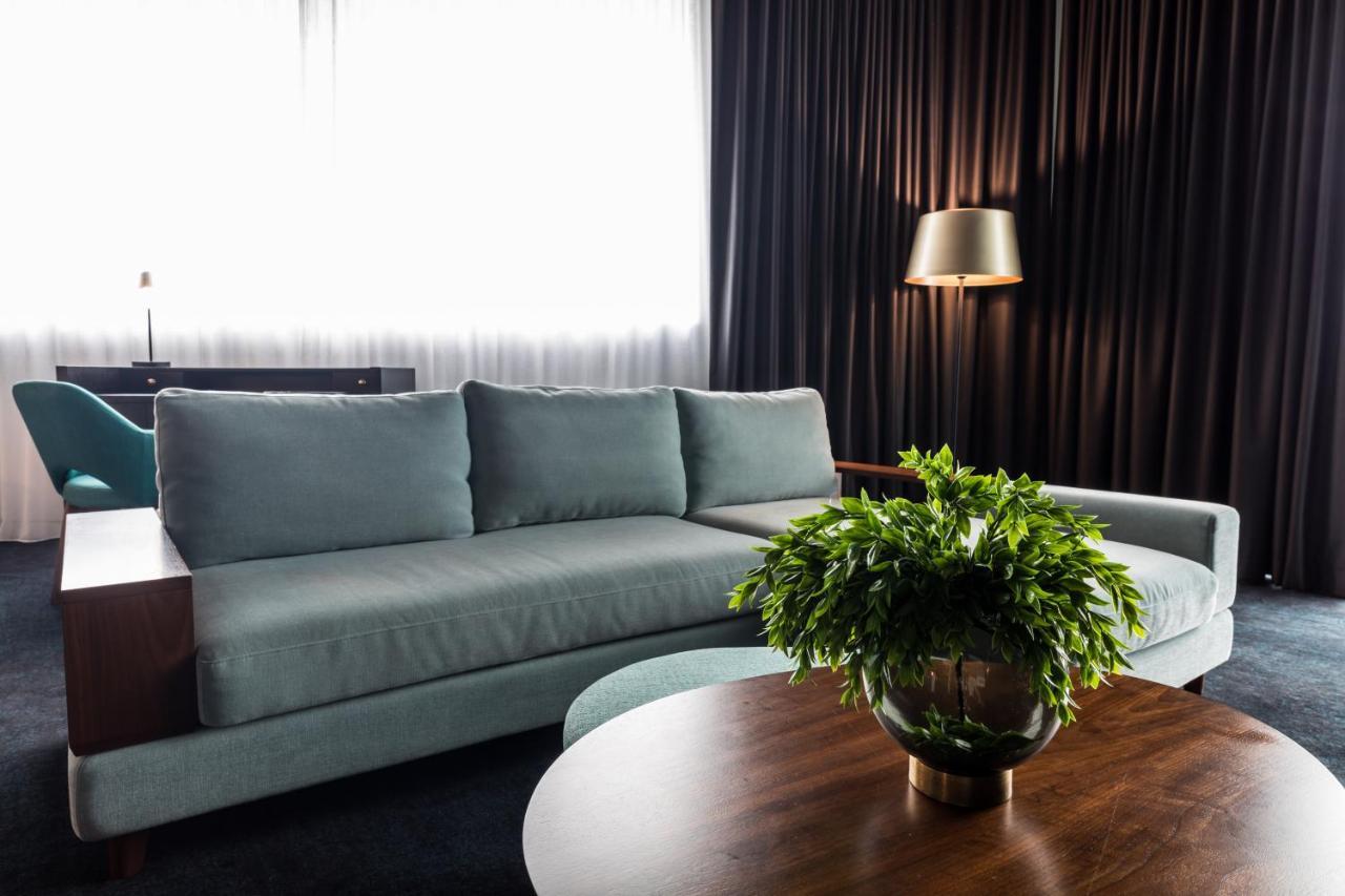 Eatons Hill Hotel Бризбейн Екстериор снимка