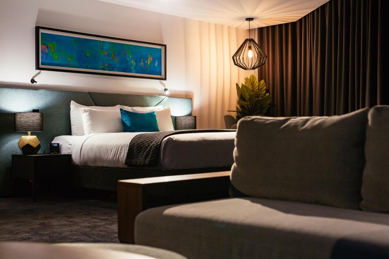 Eatons Hill Hotel Бризбейн Екстериор снимка