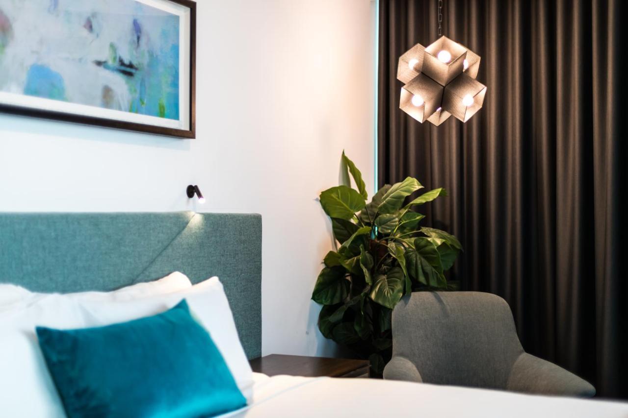 Eatons Hill Hotel Бризбейн Екстериор снимка